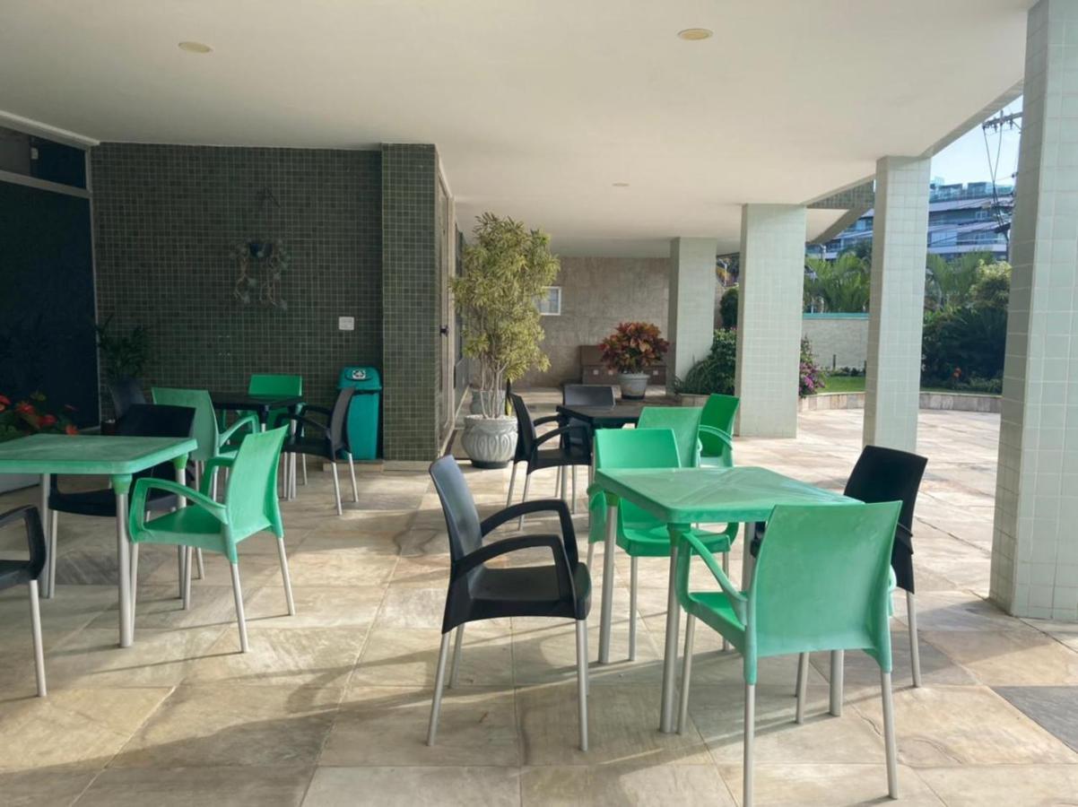 Joneson Aluga Um Apto 3 Quartos Na Beira Da Do Cabo Frio